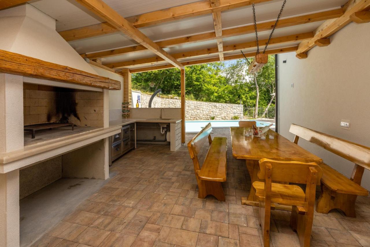 Villa Antani With Heated Pool, Sauna & Jacuzzi Crikvenica Eksteriør bilde