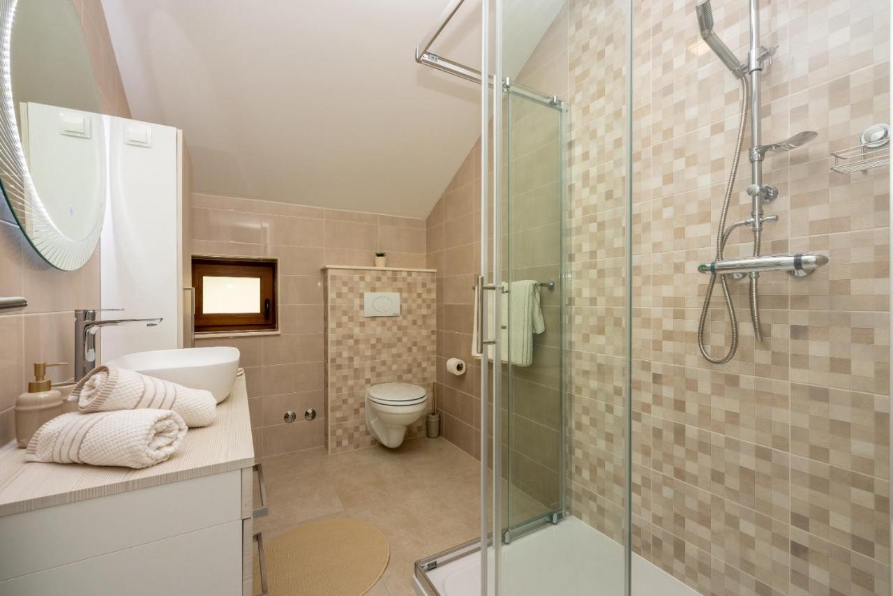 Villa Antani With Heated Pool, Sauna & Jacuzzi Crikvenica Eksteriør bilde