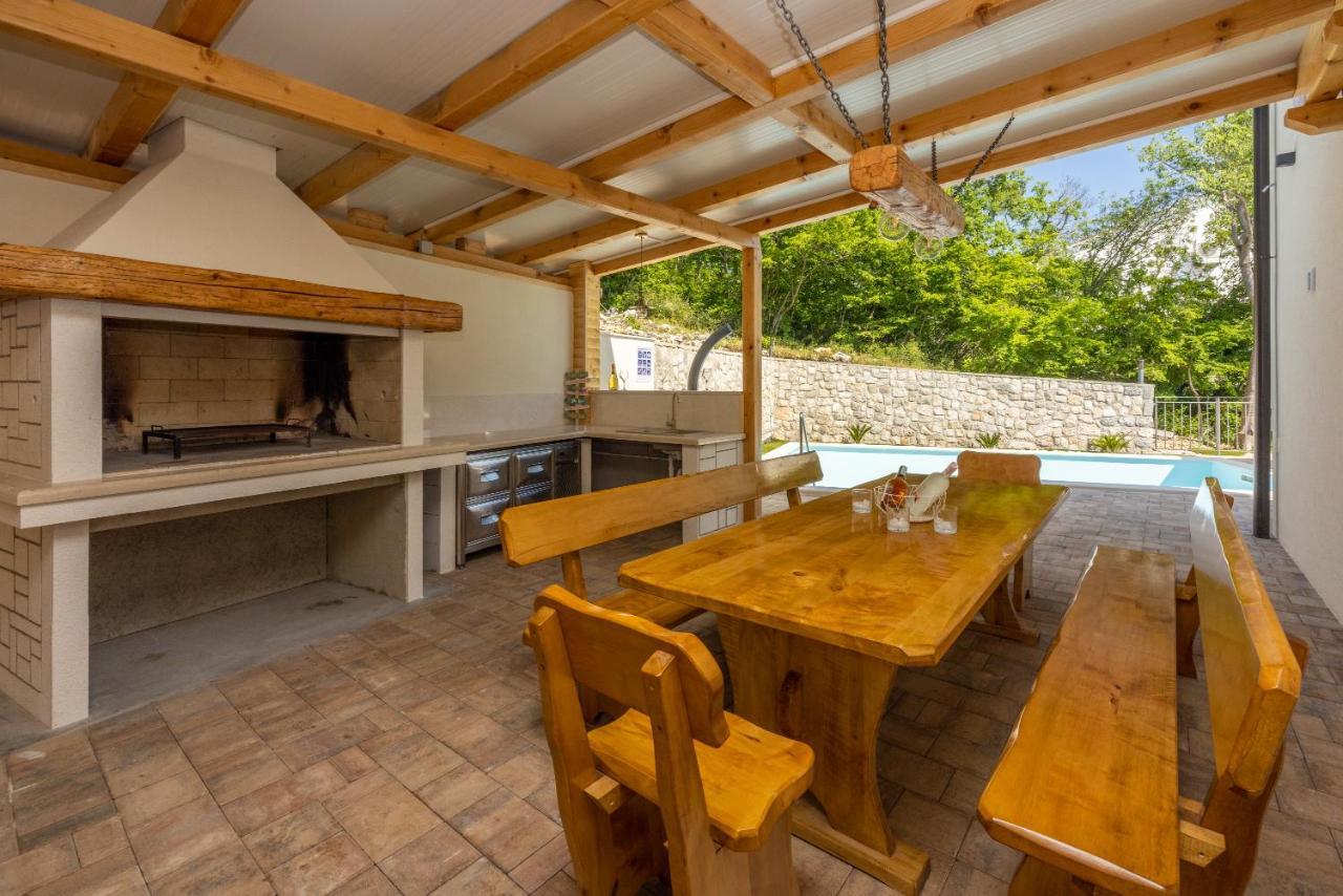 Villa Antani With Heated Pool, Sauna & Jacuzzi Crikvenica Eksteriør bilde